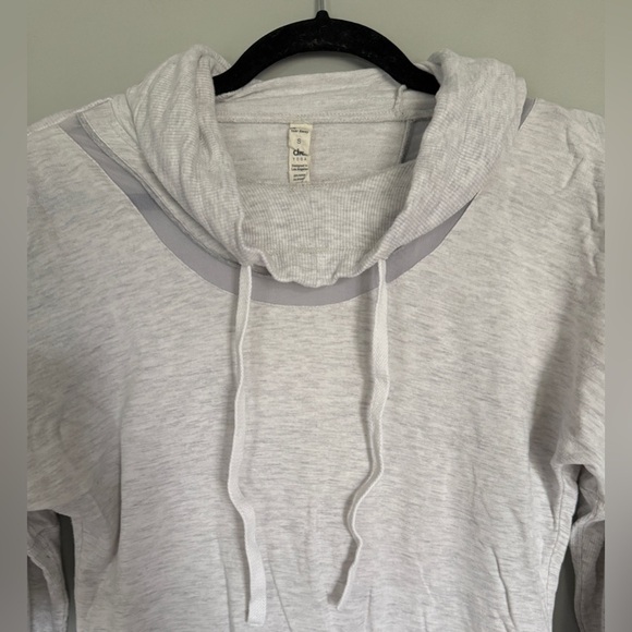 Alo Yoga Sweater - Picture 6 of 8